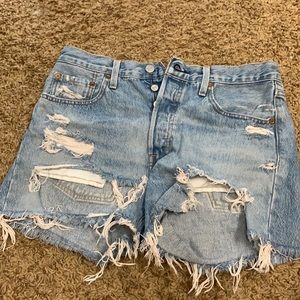 Levi Strauss ripped jean shorts size 27